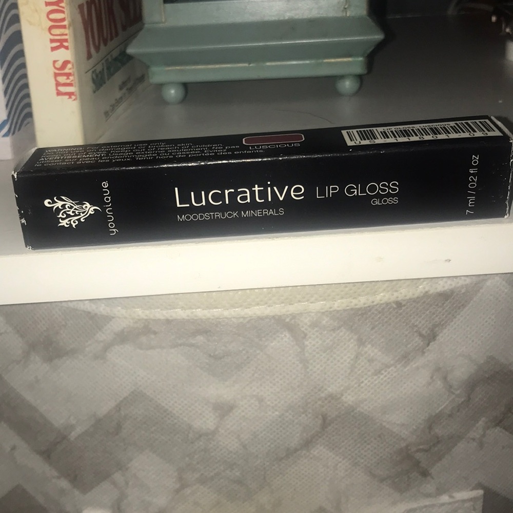 Lip gloss